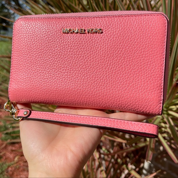 Michael Kors Jet Set Travel Large Phone Case Leather Wristlet MK - Picture 4 of 6